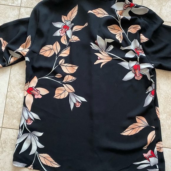 Floral blouse - Picture 2 of 10